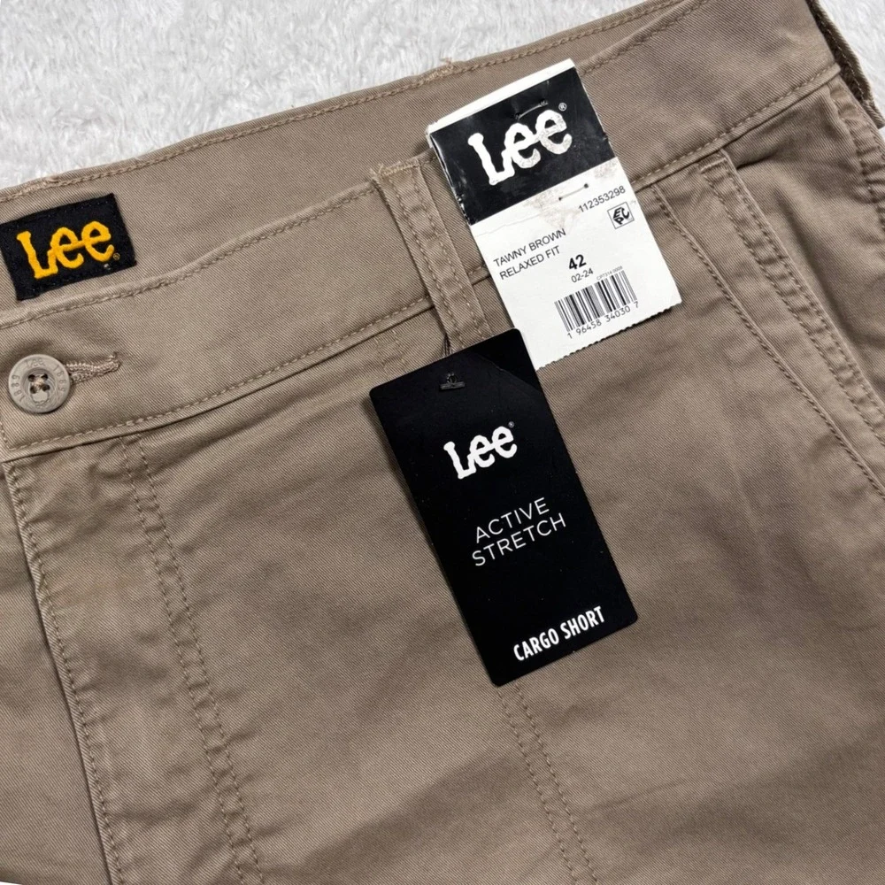 NEW Lee Cargo Shorts Men 42 Tawny Brown Relaxed Fit Active Stretch Baggy Street
